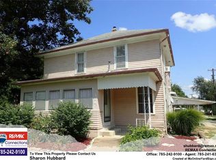 308 S Pine St, Garnett, KS 66032