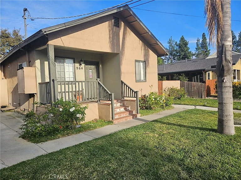 964 Cypress Ave — Photo 1