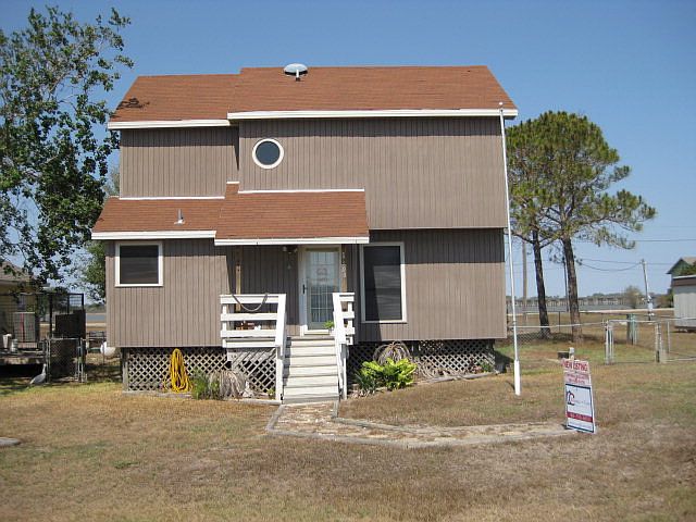 1st image of 300 Bayview Dr