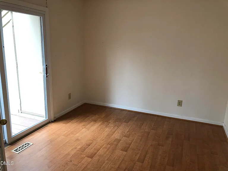 4100 Five Oaks Dr #28 — Photo 9