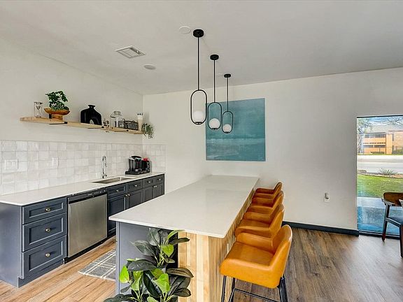 4th image of 10028 Royal Ln #132