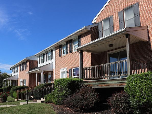 590 Candlewyck Rd #2240