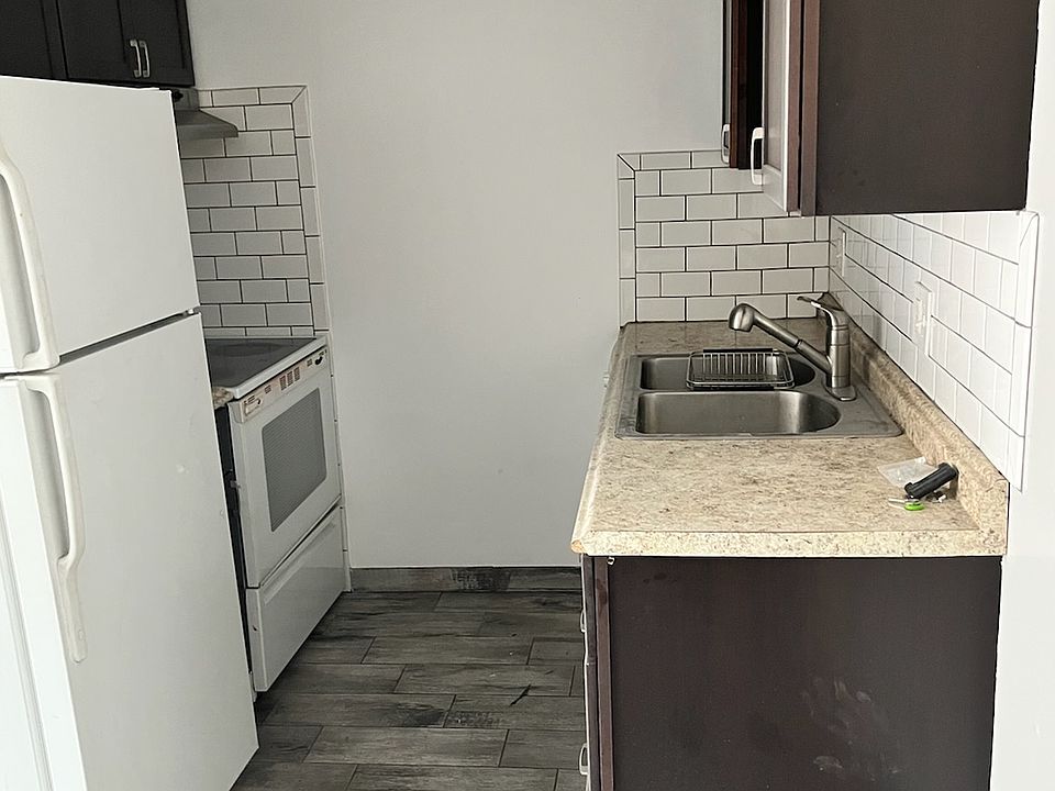 1st image of 17644 Lahser Rd APT 5