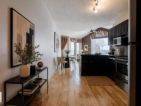 9336 Jasper Ave NW #304, Edmonton, AB T5H 3T5