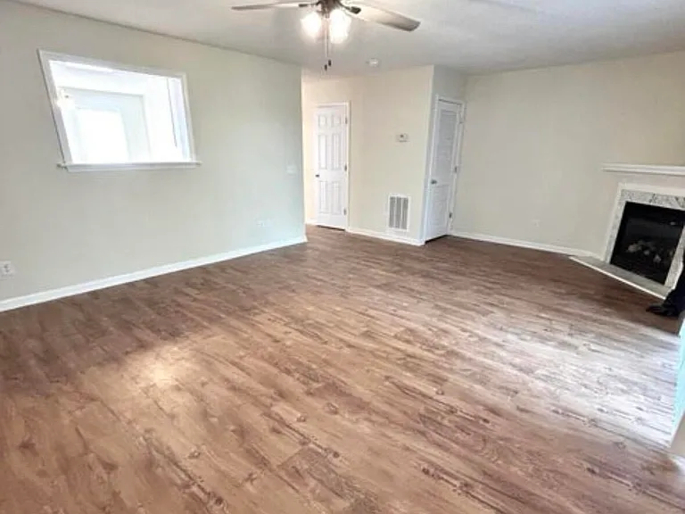 4205 Williamsbrook Ln #B — Photo 5