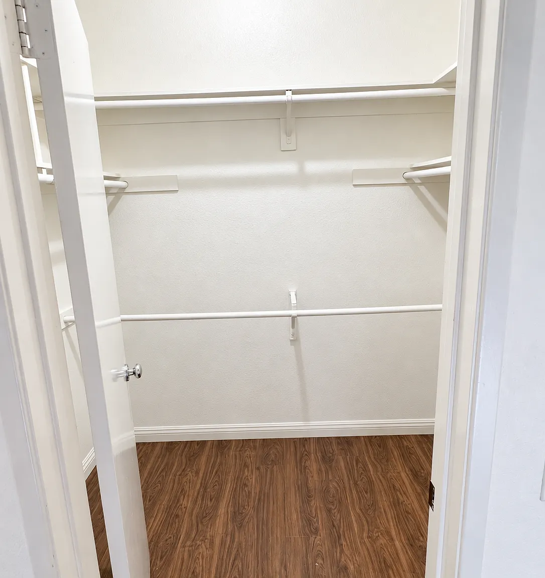 2 bed, 977 sqft, $2,875 — Photo 4