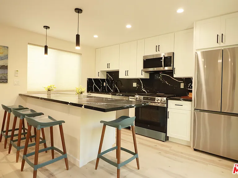 918 N San Vicente Blvd #F — Photo 5