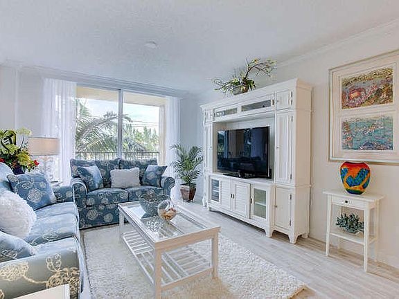 3rd image of 1801 N Flagler Dr APT 430