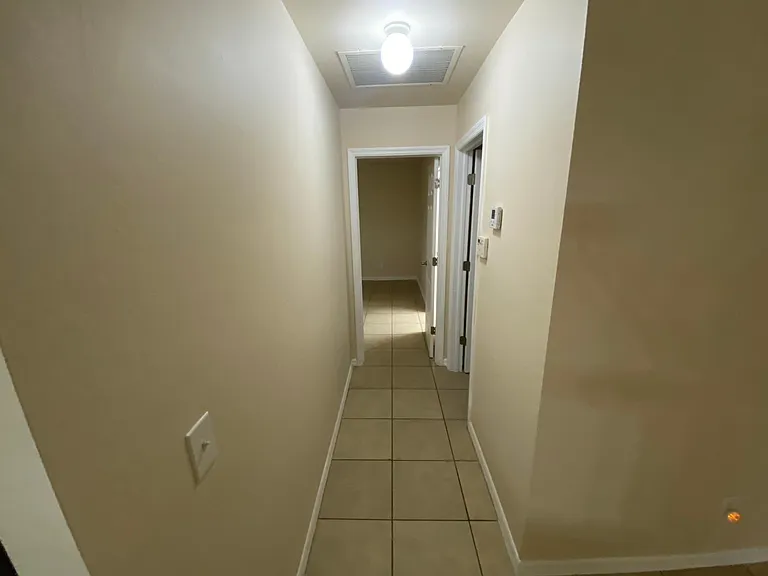 129 Zenith Cir — Photo 8