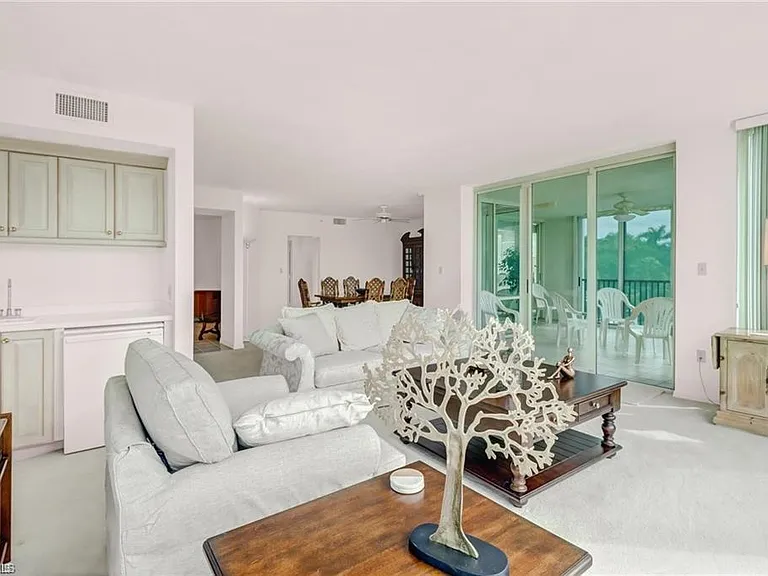 7515 Pelican Bay Blvd #2A — Photo 2