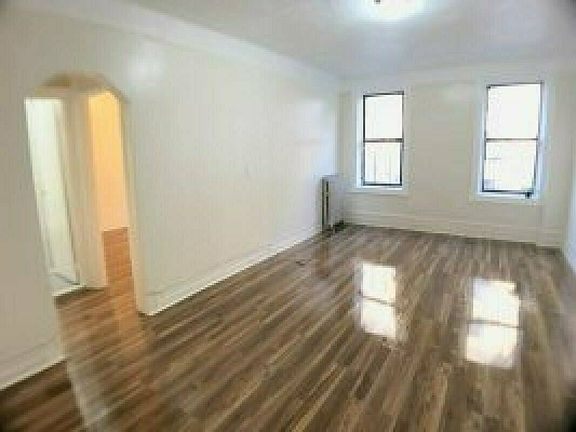 3rd image of 4996 Broadway APT 2L