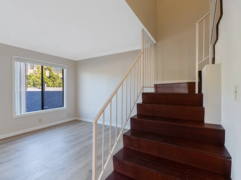 1243 Virginia Ave #9 — Photo 11