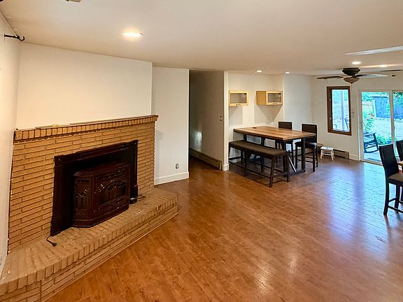 4th image of 3910 Nut Tree Ln
