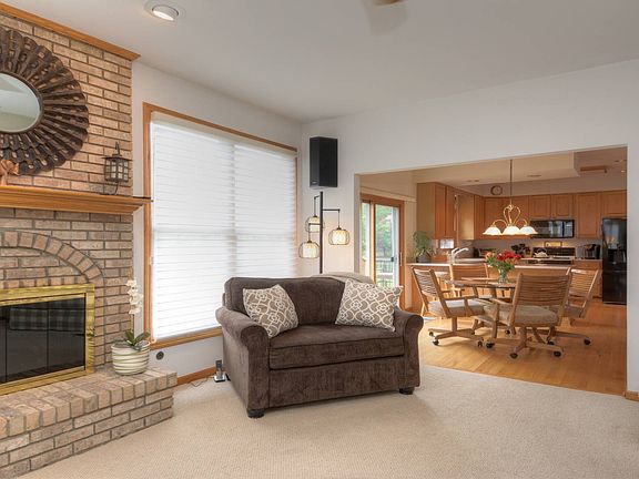 5th image of 1011 Woodside Dr