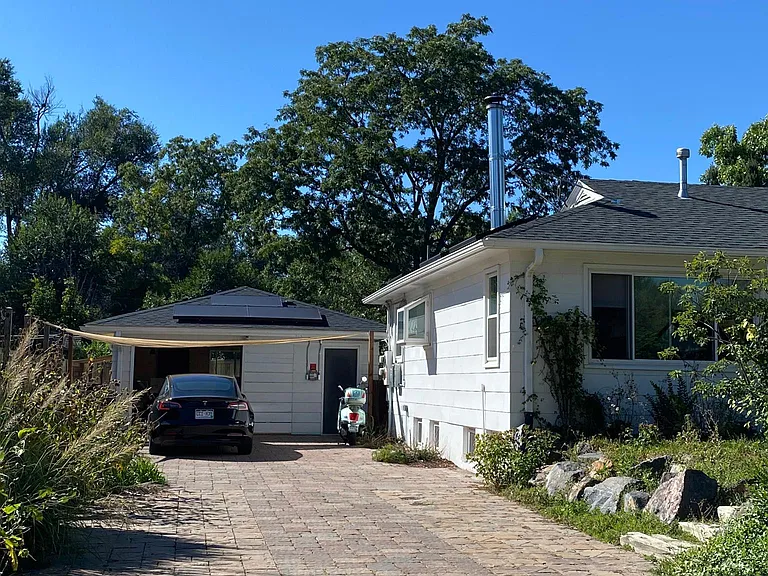 Ample driveway
