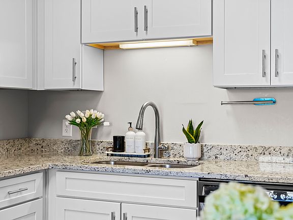 5th image of 1319 W Main St #208