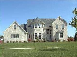 7135 Oak Bluff Ln, Maumee, OH
