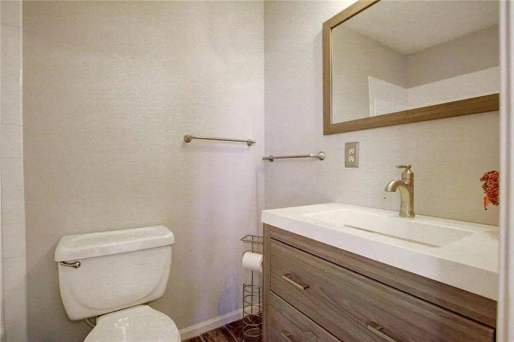 3 bed, 2.5 bath, 1222 sqft, $1,950 — Photo 4