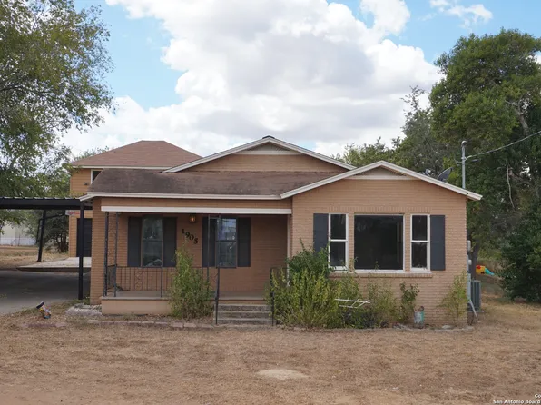 1905 3rd, Floresville, TX 78114
