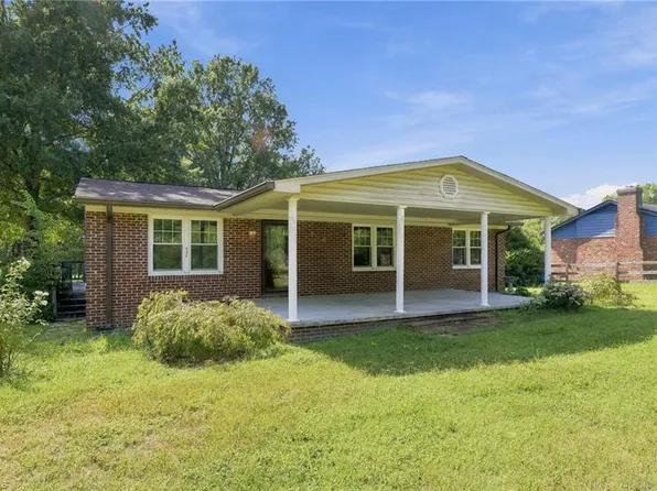 1203 Ranhurst Rd, Mc Leansville, NC 27301