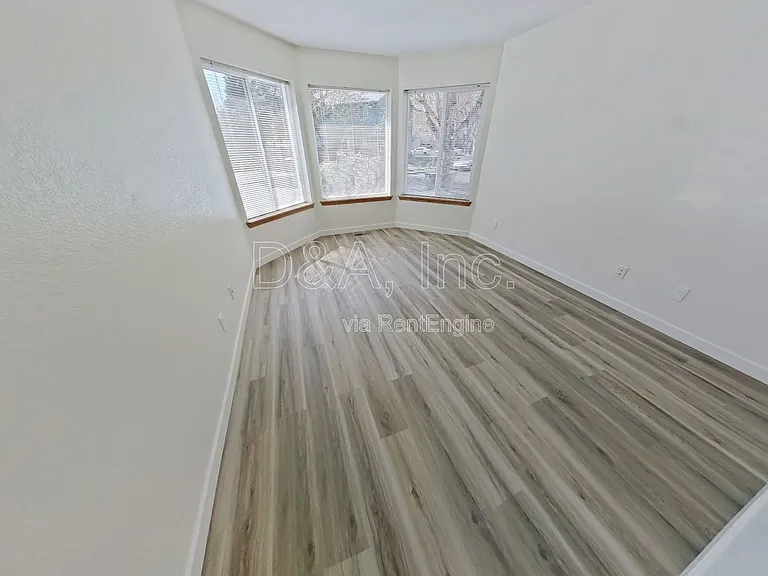 163 SE Partridge Dr — Photo 10