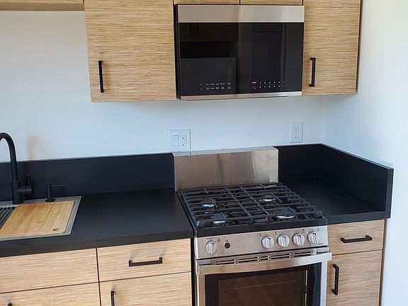 2nd image of 1635 E 4th St #5