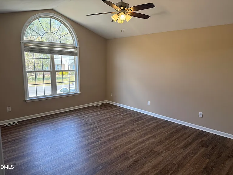 313 Opal Ln — Photo 7