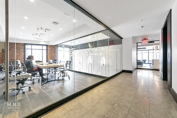 Rented by MNS | media 64