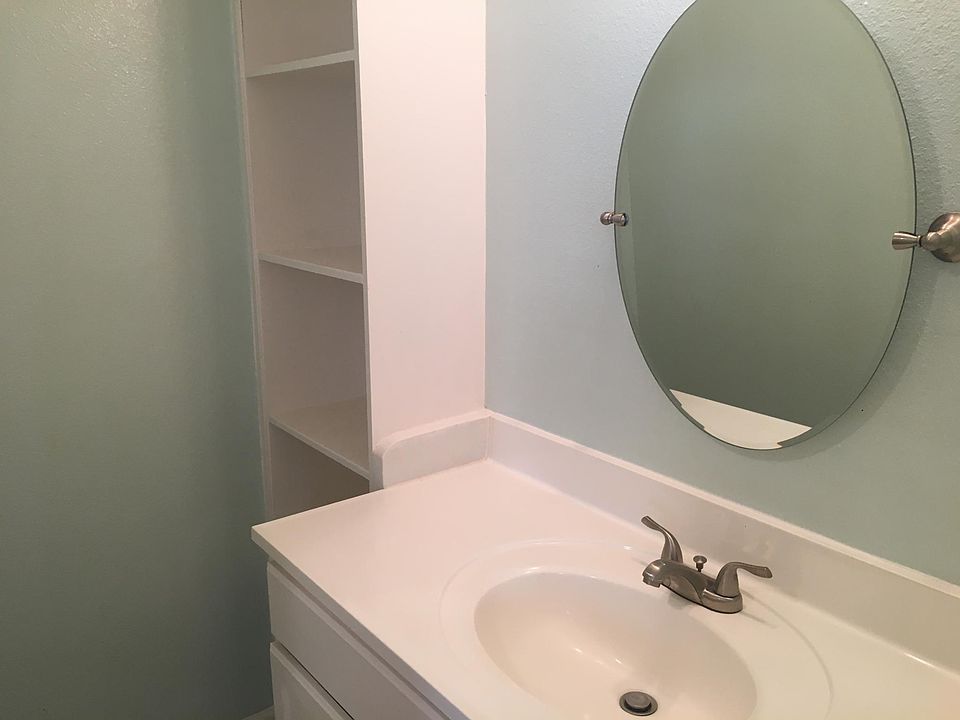 1st image of 4301 N Heron Dr