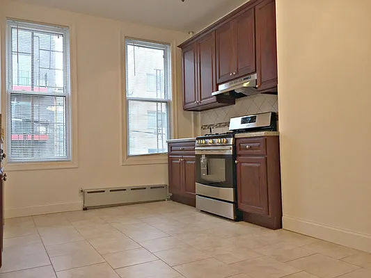 Rented by MNS | media 32