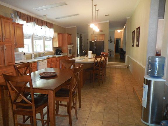 4th image of 618 Sandy Creek Dr