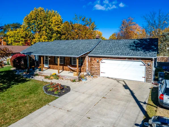 111 E Main St, Millersburg, IN 46543