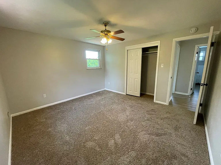 112 Woodlawn - (06107) — Photo 6