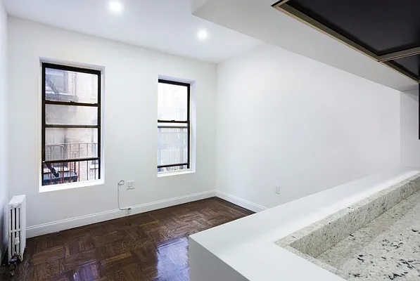 Rented by Mdrn Residential | media 14