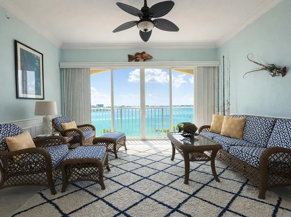 21 Harbour Isle Drive W #Ph02, Fort Pierce, FL 34949