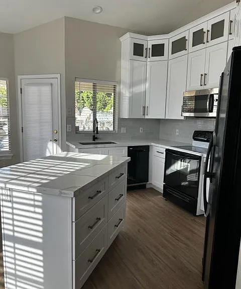 1410 W Crystal Spring Dr — Photo 5