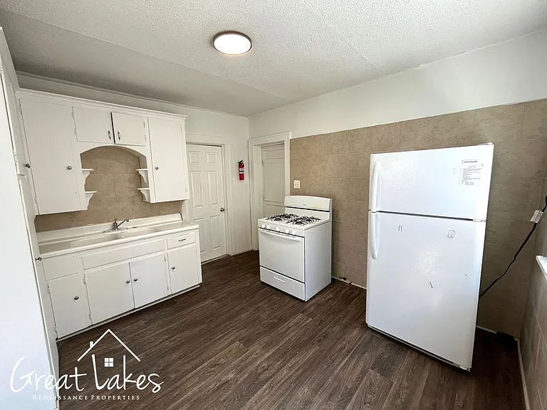 9422 McDougall St — Photo 8
