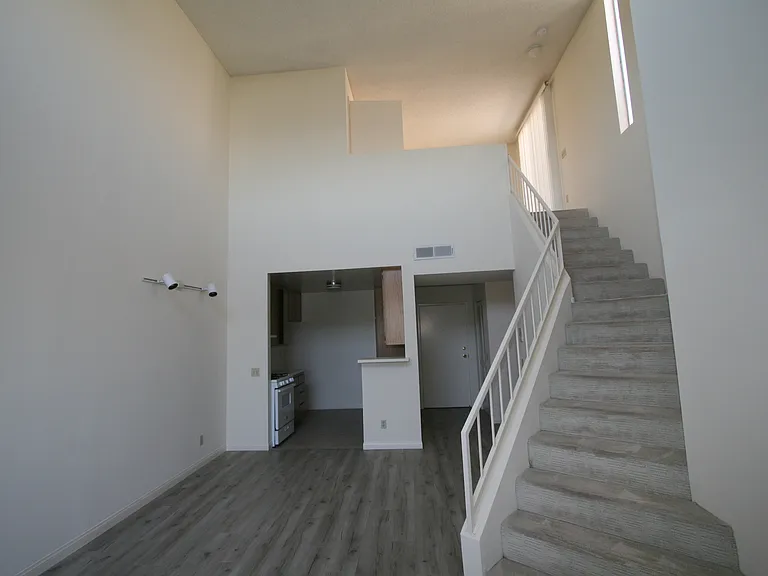 3637 Clarington Ave #213 — Photo 103