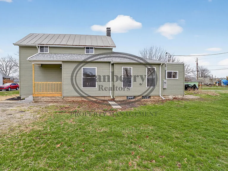 260 E 6th St — Photo 14