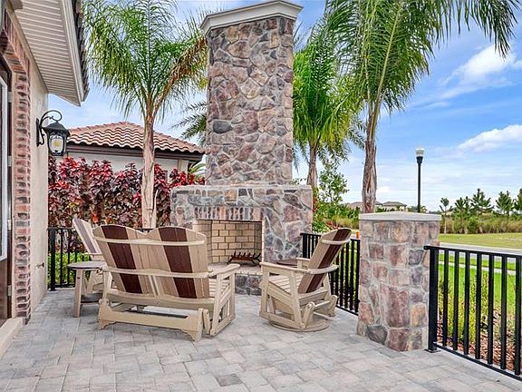 3rd image of 32919 Estate Garden Dr
