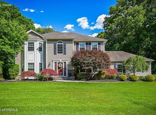 10 Burke Drive, Farmingdale, NJ 07727