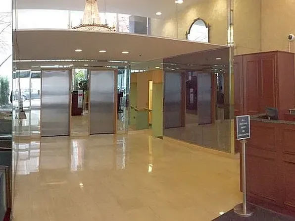 321 East 48th Street image 6 of 8