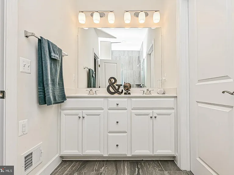 13821 Litespeed Way — Photo 29