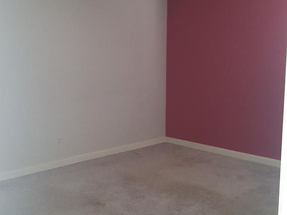 4th image of 129 Lipton Ln