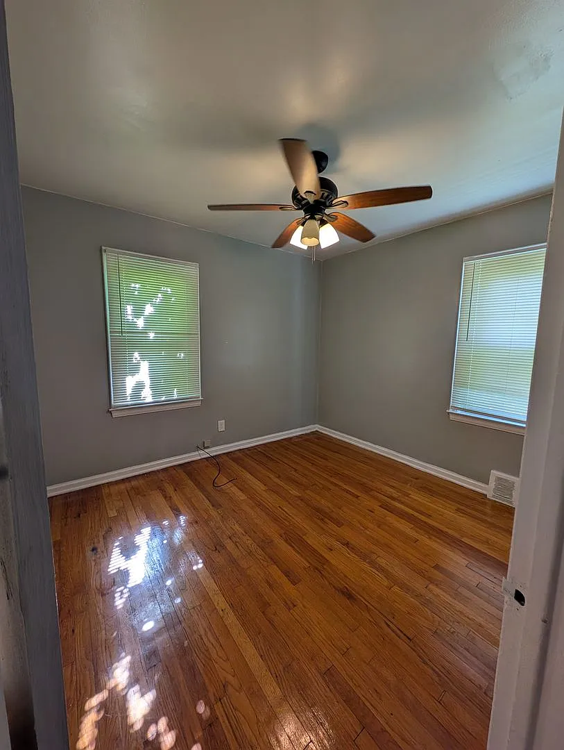 3 bedroom 2 bath garage Detroit/Redford Boarder — Photo 4