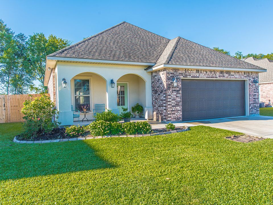 1st image of 107 Caddo Ct