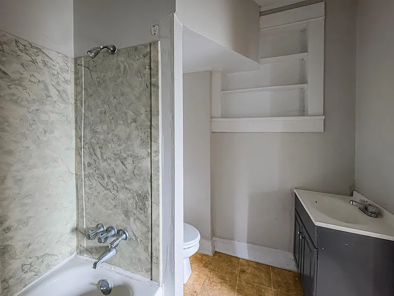 218 N Central Ave #C — Photo 6