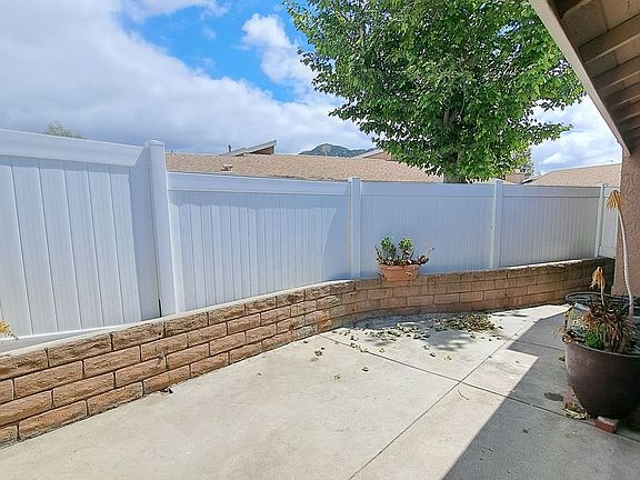 2nd image of 44660 La Paz Rd