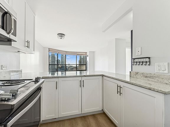 5th image of 405 N Wabash Ave Unit 3805