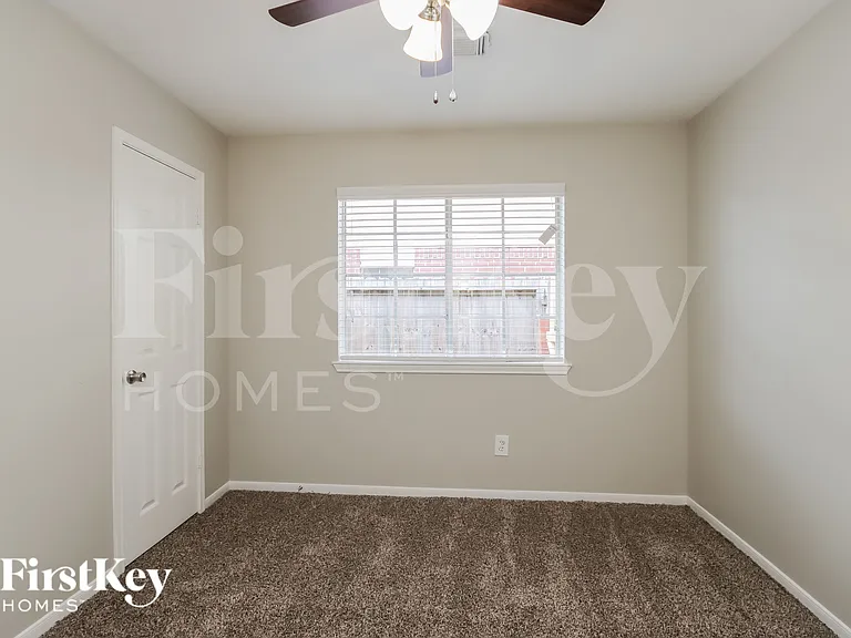 18811 Singing Woods Dr — Photo 12